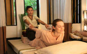 Massage Thái là gì? (7 Lợi Ích Massage Thái Mang Lại Cho Sức Khỏe) 19