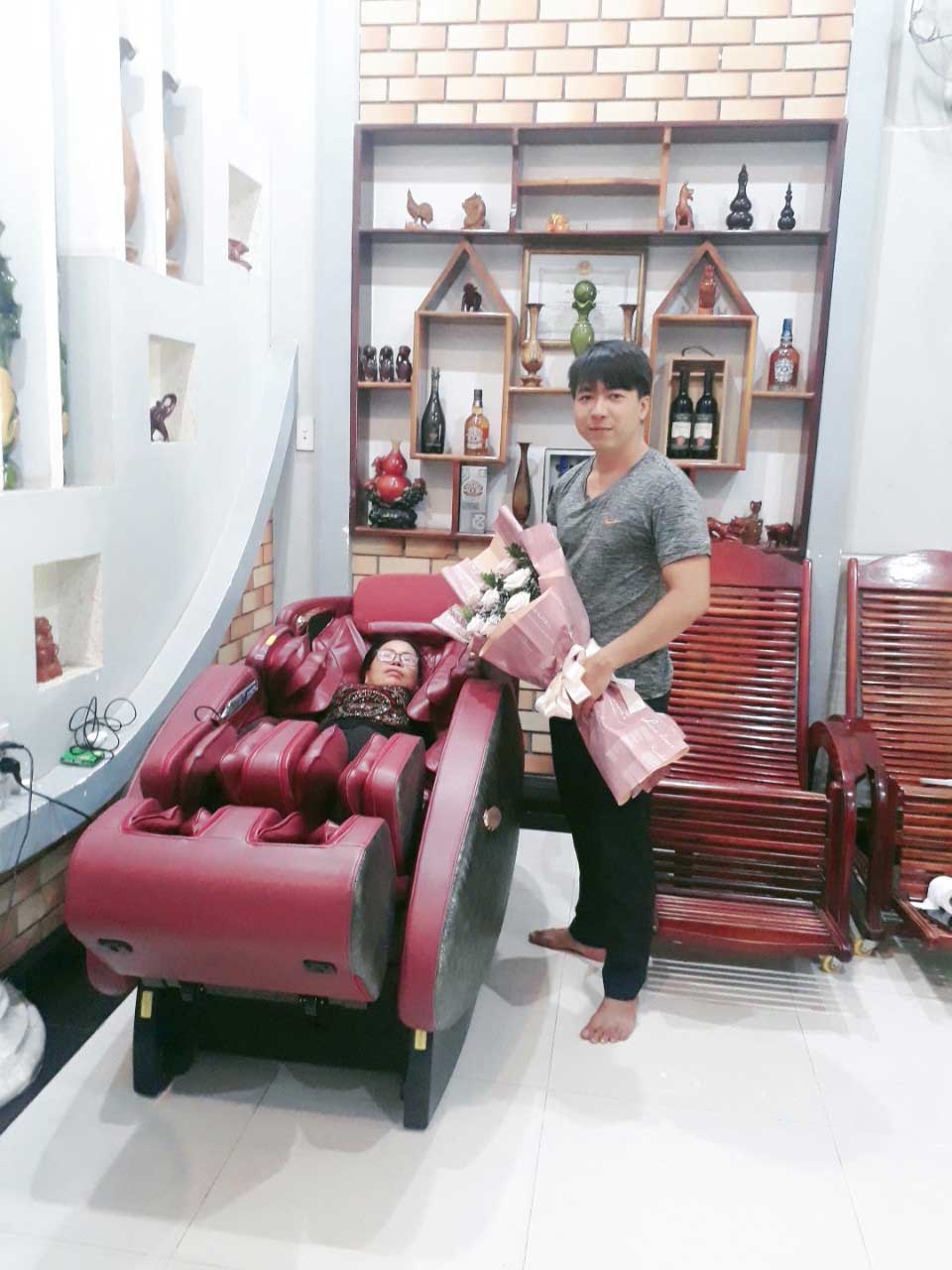 "Tôi tin rằng món quà lớn nhất mà bạn có thể trao cho gia đình mình và thế giới là chính mình khỏe khoắn" - Cô Phương, Đồng Nai 1