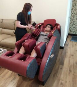 [GIẢI ĐÁP] Nằm ghế massage có tốt không? Có nên mua ghế massage không? 27