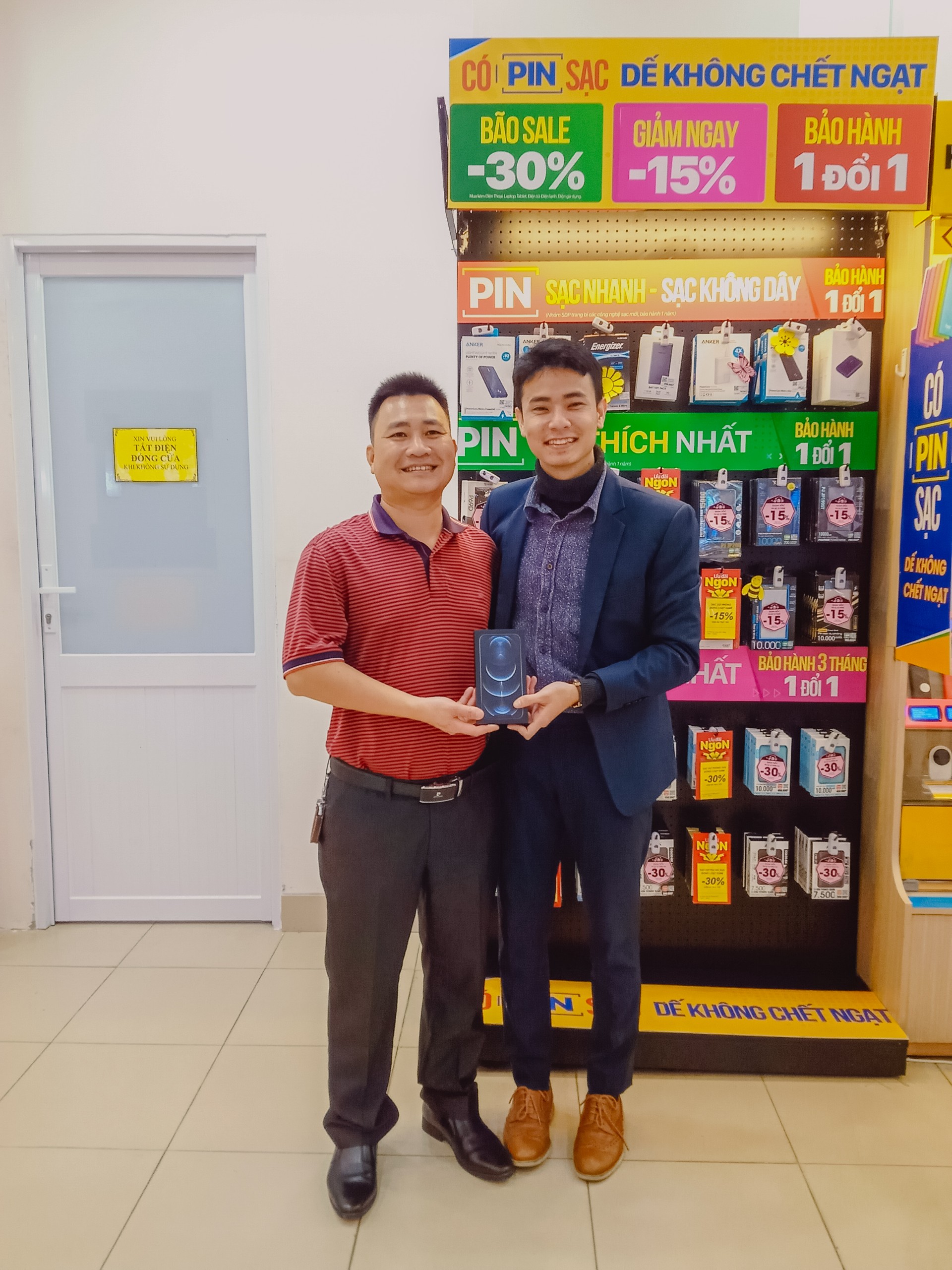 Vị khách tiếp theo "hốt" ngay con iPhone Promax 256GB từ Buheung đây rồi 1