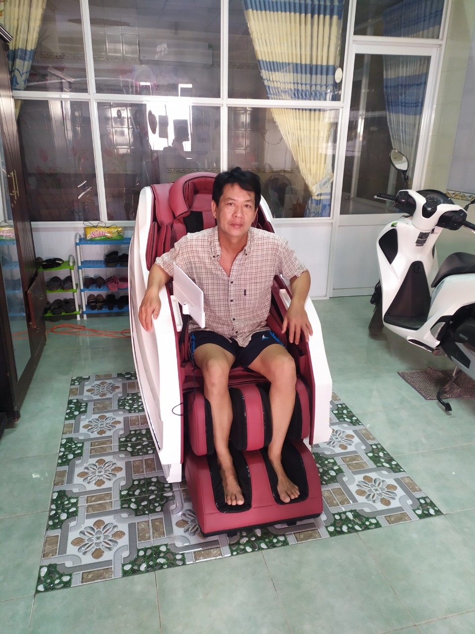 "Giá một chiếc ghế massage thật ra rẻ hơn rất nhiều so với chi phí chữa bệnh" _ Anh Thành - Quận 9 1