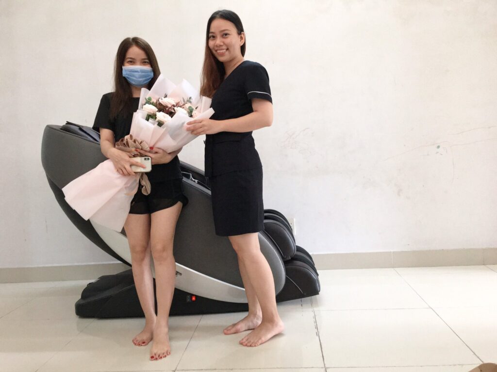 "Eo thon dáng đẹp thì ngoài ăn uống hợp lý thì cần dùng ghế massage mỗi ngày nữa nha" - Chị Thảo - Lâm Đồng 1