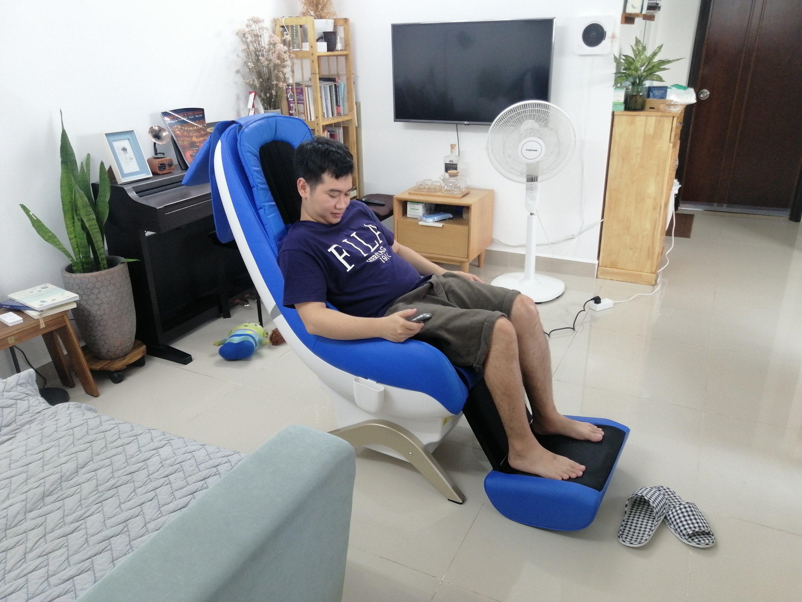 "Ghế massage là một món đồ cần có cho mỗi gia đình"_ anh Hùng, Đồng Tháp 1