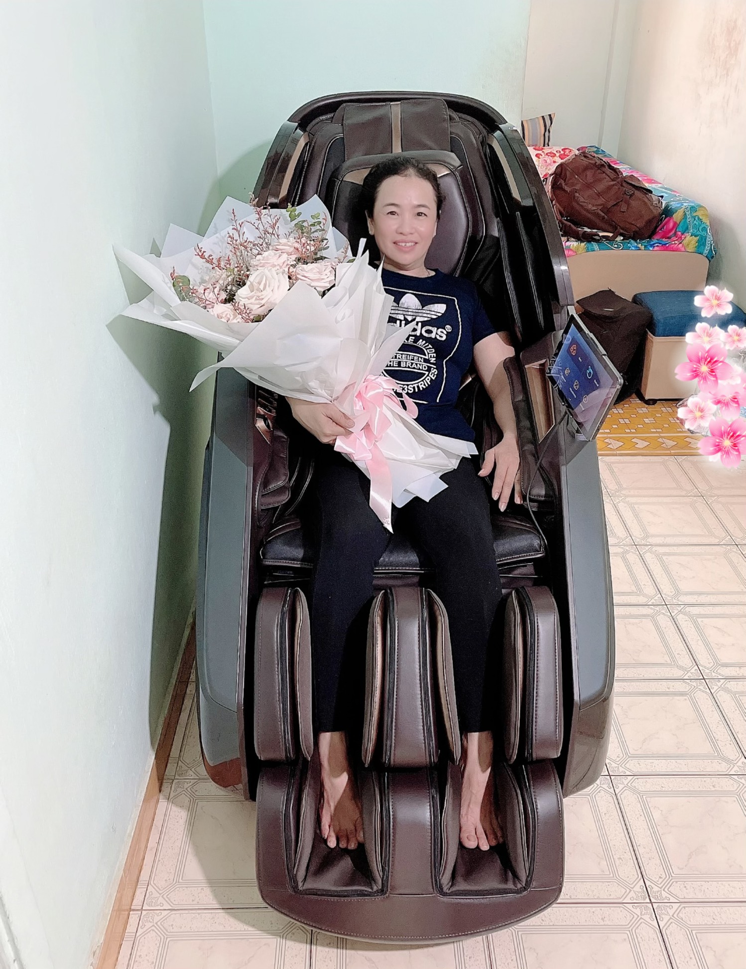 "Khả năng massage sâu và kéo dãn toàn diện là điểm mà tôi thích nhất ở LUX-9800"_ chị Hoa, Bình Dương 1