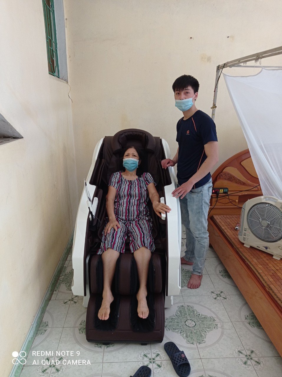 "Đo sức khỏe trực tiếp trên ghế massage này là điều mà tôi rất thích"_ cô Xuân, Cà Mau 1