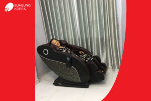 "Nằm ghế massage 30'/ngày cải thiện sức khỏe rõ rệt"_ cô Hoa, Hậu Giang 1