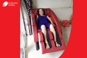 "Dịch bệnh phức tạp nên tôi chọn nằm ghế massage tại nhà để bảo vệ sức khỏe"_ cô Nhàn, Bến Tre 9