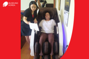 "Ghế massage tuyệt vời, nhân viên tư vấn nhiệt tình, lắp đặt bảo hành tại nhà, duyệt"_ chị Tiên, Quận 10 15