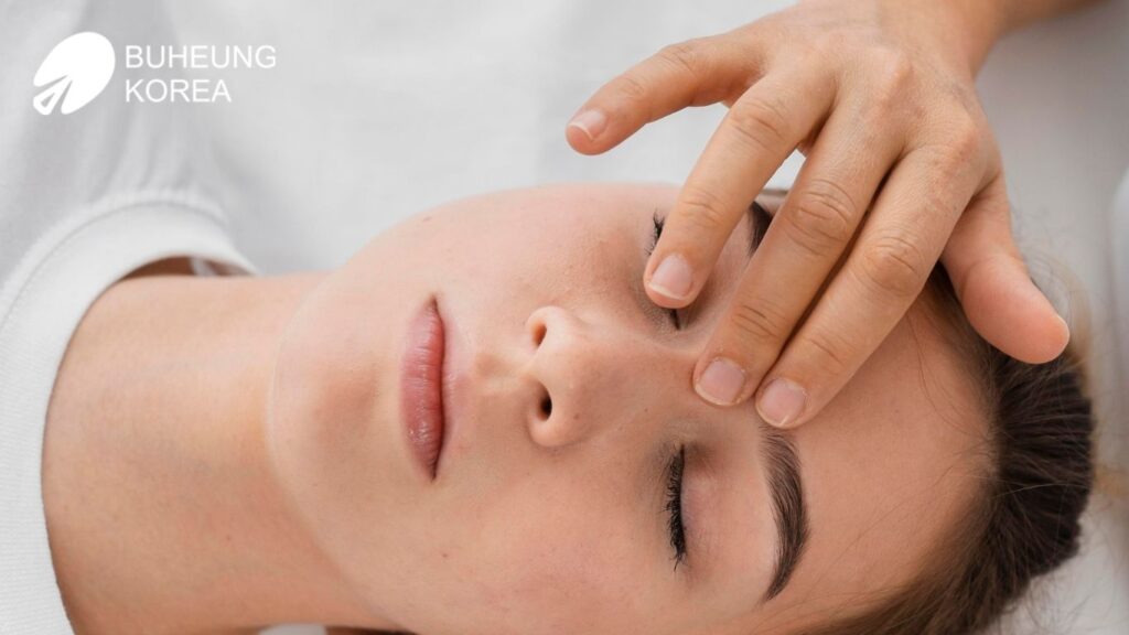 Đau đầu do căng thẳng mắt ở dân văn phòng: Hiểu đúng nguyên nhân và cách bảo vệ thị lực trong môi trường số 2