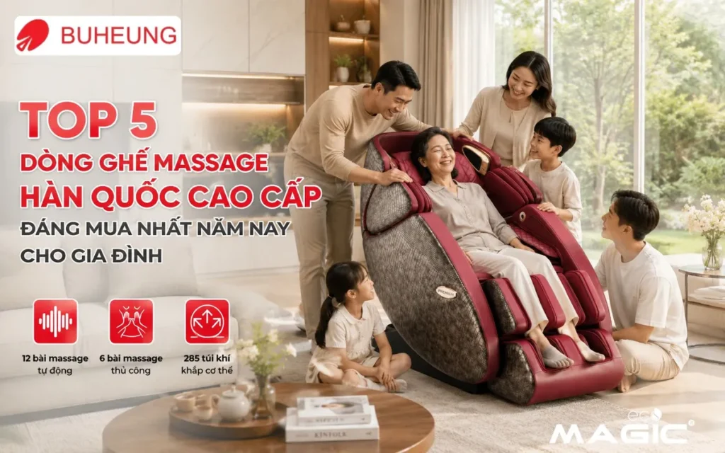 Gia đình Việt nhiều thế hệ quây quần thư giãn trên ghế massage Hàn Quốc cao cấp trong phòng khách sang trọng, thể hiện sự ấm cúng và hạnh phúc.